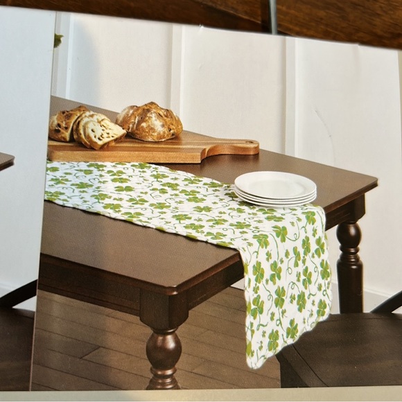 MARTHA STEWART Reversible Table Runner St Patrick’s Day Irish Clover Quilted - Picture 5 of 5